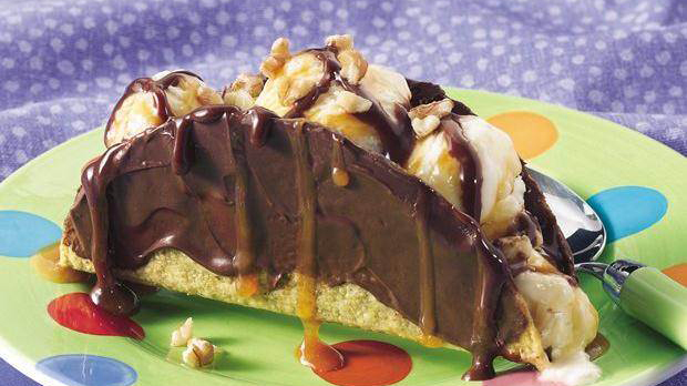 Vanille-Glace-Tacos mit Schokoladenüberguss